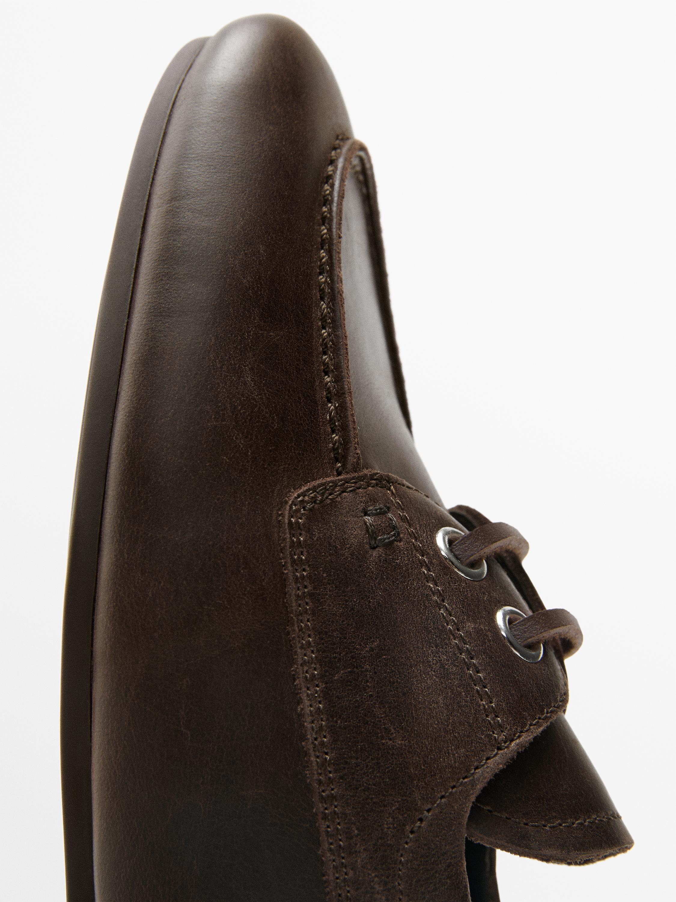 Chaussures bateau en cuir